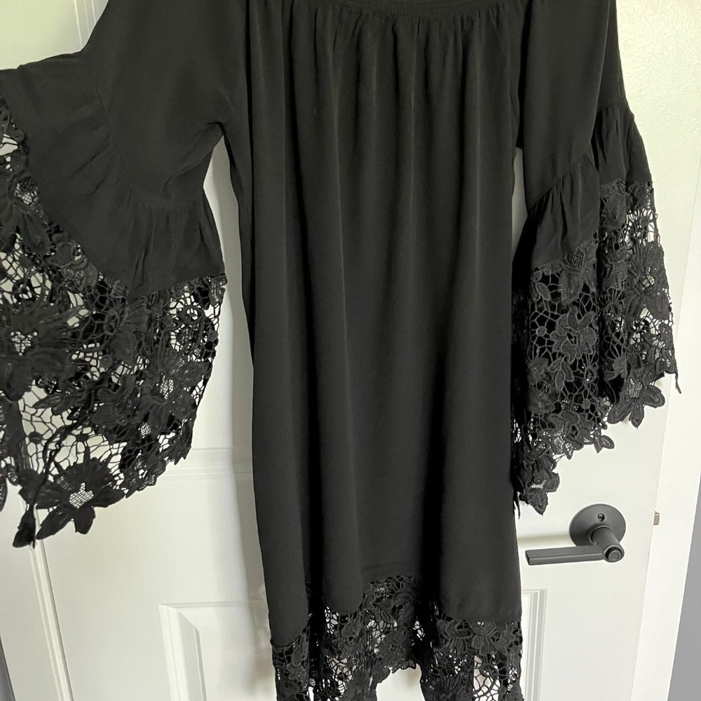 Dress - Picture 3 of 3
